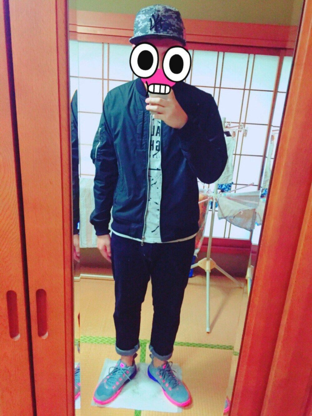 「NEW ERAのアイテム（キャップ、ブラック系）」を使った、きぃくんさん（メンズ・177cm）の春コーディネートの1枚目の写真