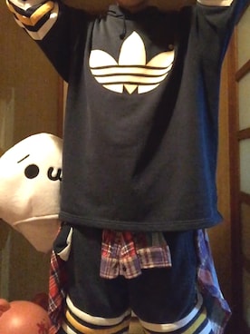 「アイテム（パーカー、ブルー系）」を使った、ぱとら x  우유さん（メンズ・172cm）の春コーディネート