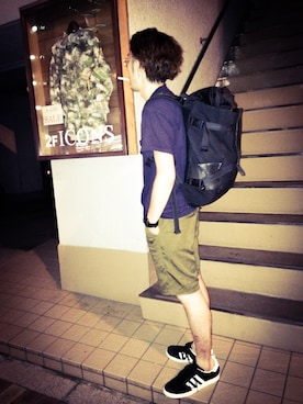 「BLACK&BLUE（ブラックアンドブルー）のアイテム（Tシャツ/カットソー）」を使った、浅野 喜幸さん（メンズ・168cm）の夏コーディネート