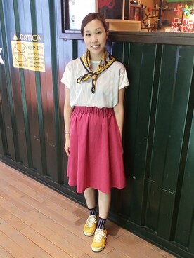 「NEW BALANCE（ニューバランス）のアイテム（スニーカー、イエロー系）」を使った、Caさん（レディース・165cm）の秋コーディネート