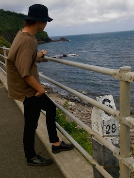 「家族旅行」｜「アイテム（腕時計）」を使った、shohei.tさん（メンズ・175cm）の秋コーディネート
