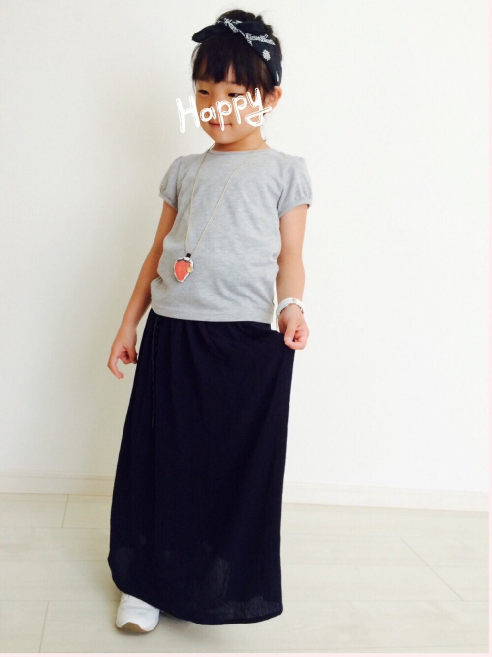 「女の子、ロングスカート」｜「NATURAL BEAUTY BASICのアイテム（Tシャツ/カットソー、グレー系）」を使った、kappa*さん（キッズ・120cm）の春コーディネートの1枚目の写真