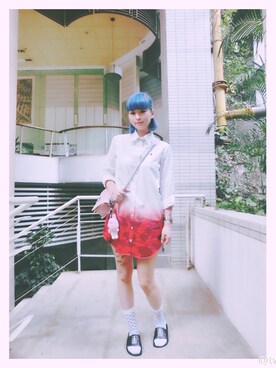 「アイテム（ビーチサンダル、ブラック系）」を使った、twiggy晓华さん（レディース・170cm）の冬コーディネート