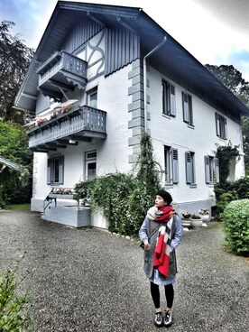 「H&M（エイチ・アンド・エム）のアイテム（ポンチョ）」を使った、twiggy晓华さん（レディース・170cm）の秋コーディネート