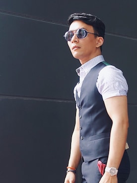 「Ted Baker（テッドベーカー）のアイテム（トップス）」を使った、Andre Amirさん（メンズ・170cm）の春コーディネート