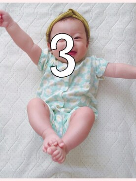 「アイテム（ロンパース、グリーン系）」を使った、hana‧✧̣̥̇‧さん（キッズ・60cm）の秋コーディネート