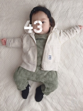 「アイテム（ロンパース、グリーン系）」を使った、hana‧✧̣̥̇‧さん（キッズ・60cm）の秋コーディネート