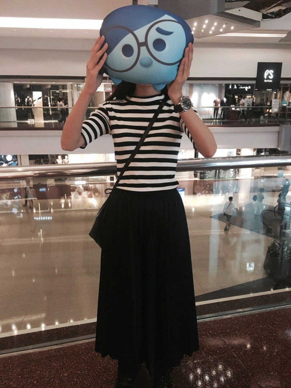 「夏」｜「MANSUR GAVRIELの＜MANSUR GAVRIEL（マンサー ガブリエル）＞MINI BUCKET BAG■■■（ショルダーバッグ、ブラック系）」を使った、Arielさん（レディース・168cm）の夏コーディネートの1枚目の写真