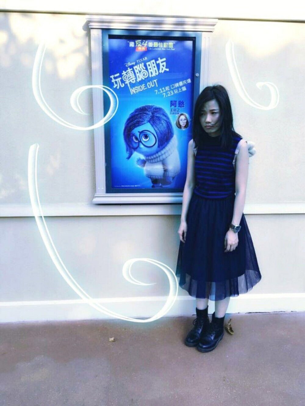 「blue、Disneyland」｜「Dr. MartensのDr. Martens / 1460 8EYEBOOT_mtn（ブーツ、ブラック系）」を使った、Arielさん（レディース・168cm）の夏コーディネートの1枚目の写真