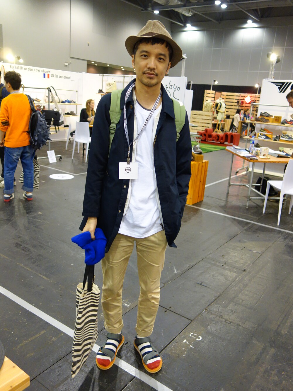 「 teva、plain-me、 goodwear」｜「BEAMSのTEVA / ORIGINAL SANDAL サラペ（サンダル）」を使った、plain-me_Akkoさん（メンズ・177cm）の春コーディネートの1枚目の写真