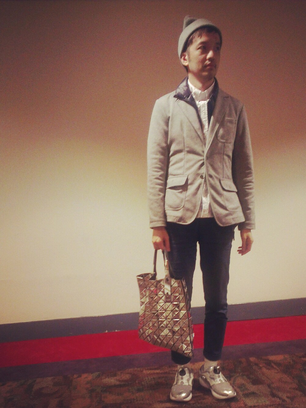「BAO BAO ISSEY MIYAKE、puma disc、plain-me」｜「BAO BAO ISSEY MIYAKEのbaobao（トートバッグ、グレー系）」を使った、plain-me_Akkoさん（メンズ・177cm）の夏コーディネートの1枚目の写真