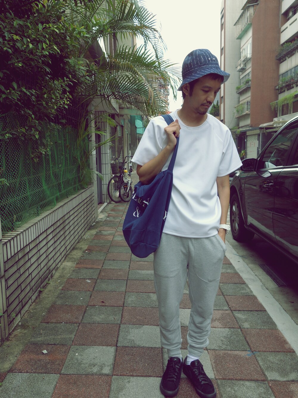 「NIKE、CDG、plain-me、附近」｜「plain-meの潛水布 Tshirt（パーカー、グレー系）」を使った、plain-me_Akkoさん（メンズ・177cm）の夏コーディネートの1枚目の写真