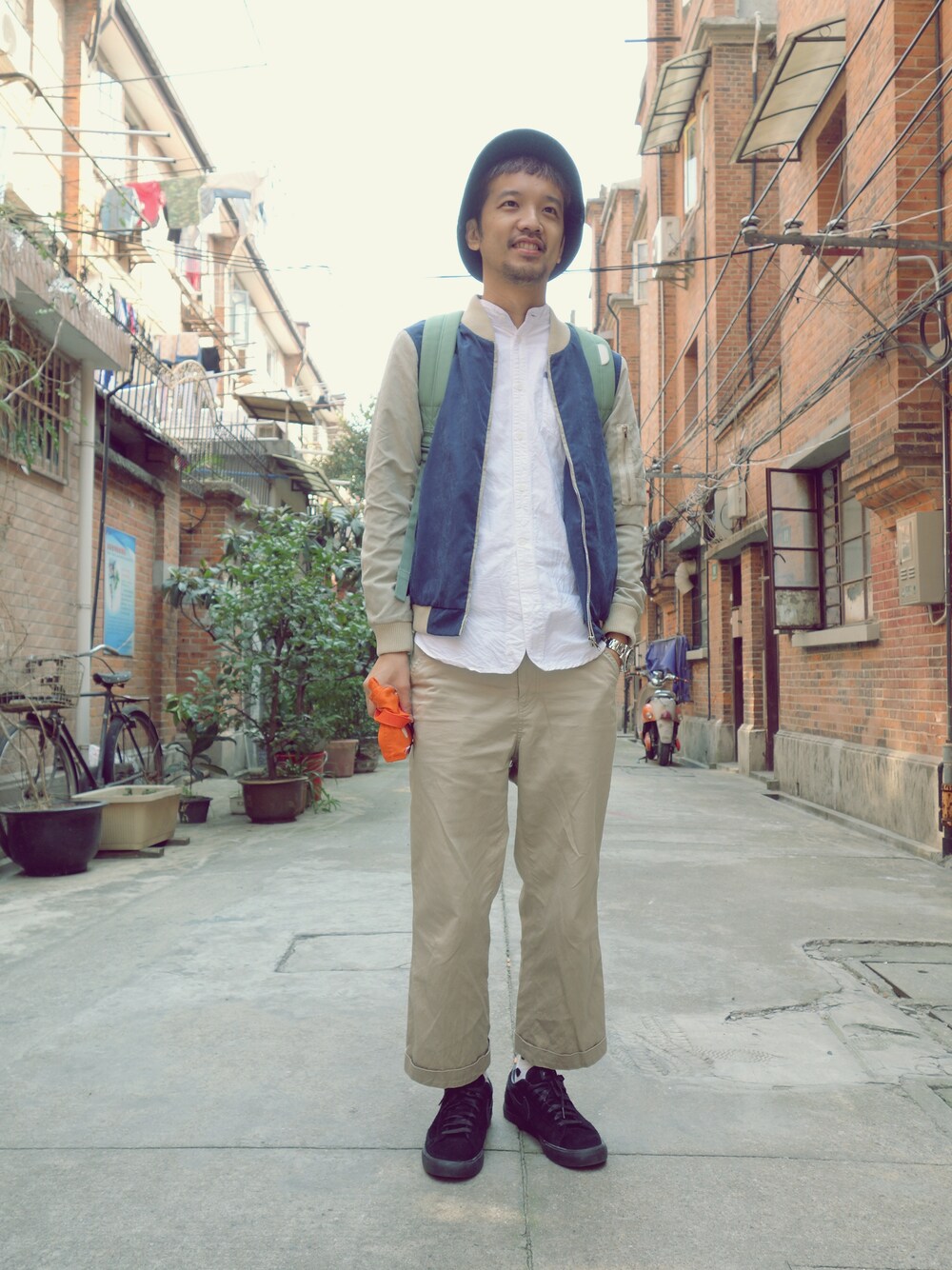 「plain-me、 MA1」｜「plain-meの類MA1夾克（ブルゾン、ブルー系）」を使った、plain-me_Akkoさん（メンズ・177cm）の秋コーディネートの1枚目の写真