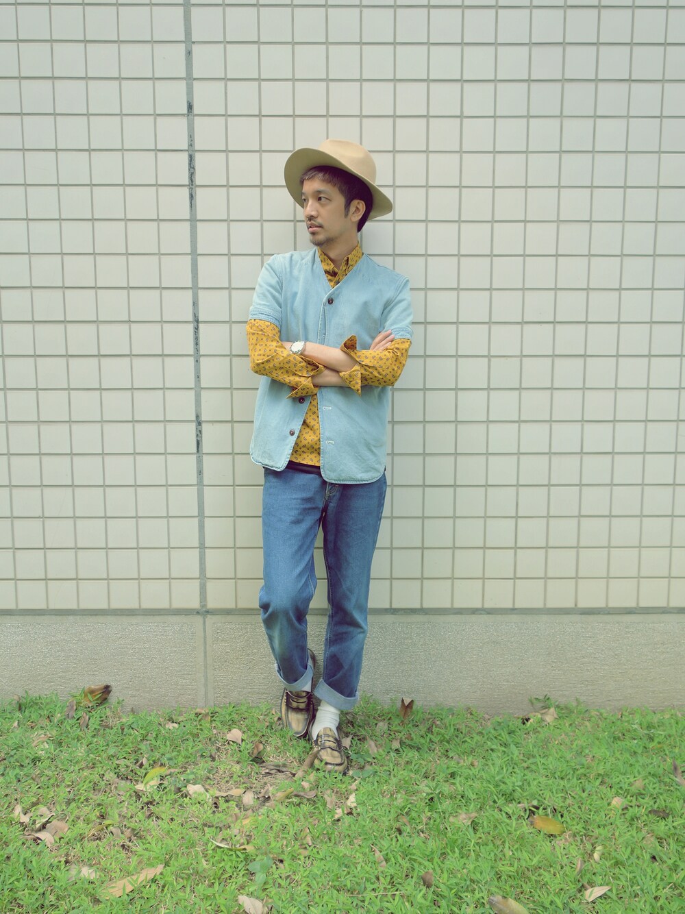 「hat、jeans、plain-me、woody」｜「plain-meの牛仔襯衫（シャツ/ブラウス、ブルー系）」を使った、plain-me_Akkoさん（メンズ・177cm）の秋コーディネートの1枚目の写真