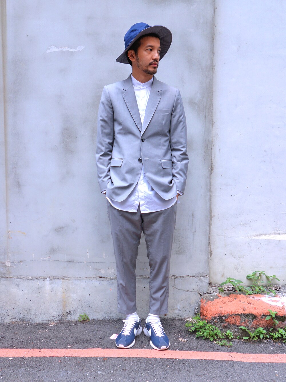 「 ＮＩＫＥ、plain-me、VOTE MAKE NEW CLOTHES」｜「plain-meの西裝（スーツジャケット、グレー系）」を使った、plain-me_Akkoさん（メンズ・177cm）の春コーディネートの1枚目の写真