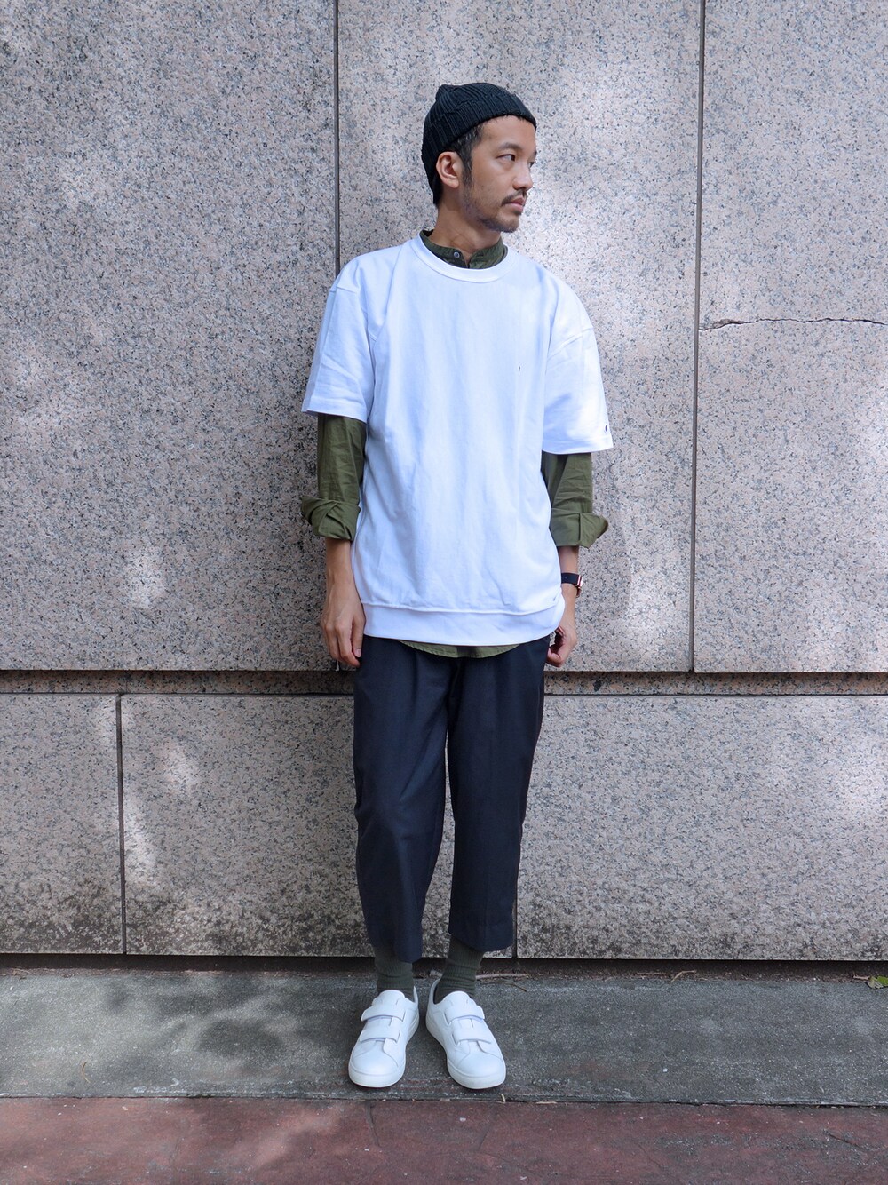 その他のパンツを着用したメンズの秋コーディネートの1枚目の写真