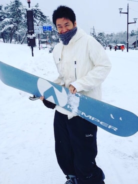 「BURTON（バートン）のアイテム（ダウンジャケット/コート）」を使った、YUKIさん（メンズ・178cm）の冬コーディネート