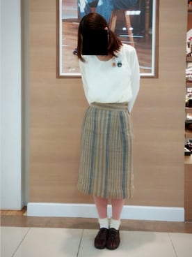 「缶バッチ」｜「アイテム（その他シューズ）」を使った、まつ子さん（レディース・152cm）の秋コーディネート
