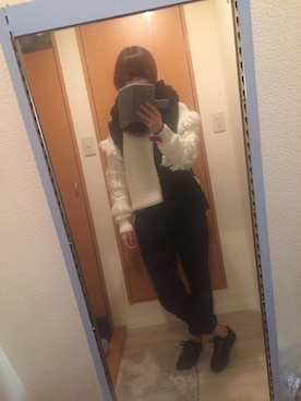 「archives（アルシーヴ）のアイテム（スラックス）」を使った、mikaさん（レディース・160cm）の秋コーディネート