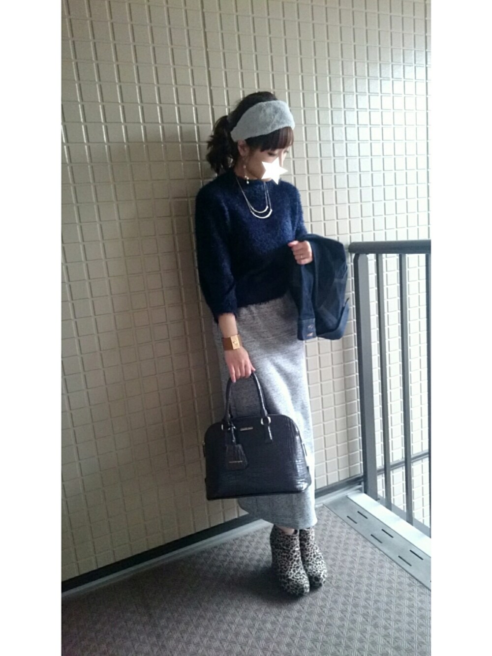 「GU、プチプラ、休日スタイル、オトナ女子、冬コーデ、ニット、スウェットスカート」｜「GUのアイテム（ヘアバンド、グレー系）」を使った、piyoさん（レディース・159cm）の秋コーディネートの1枚目の写真
