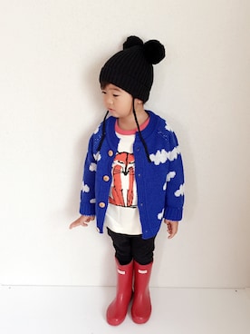 「Mini Rodini（ミニロディーニ）のアイテム（ニットキャップ/ビーニー）」を使った、towamiwaさん（キッズ・100cm）の秋コーディネート