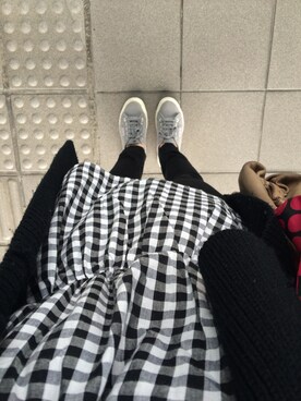 「アイテム（その他シューズ、グレー系）」を使った、高美姬さん（レディース・158cm）の春コーディネート