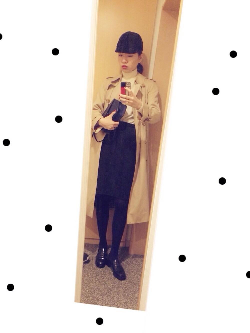 「vintage、乗馬スタイル、chanel、YVES SAINT LAURENT」｜「Aquascutumのアイテム（トレンチコート、ベージュ系）」を使った、MARIETAKEDAさん（レディース・170cm）の冬コーディネートの1枚目の写真