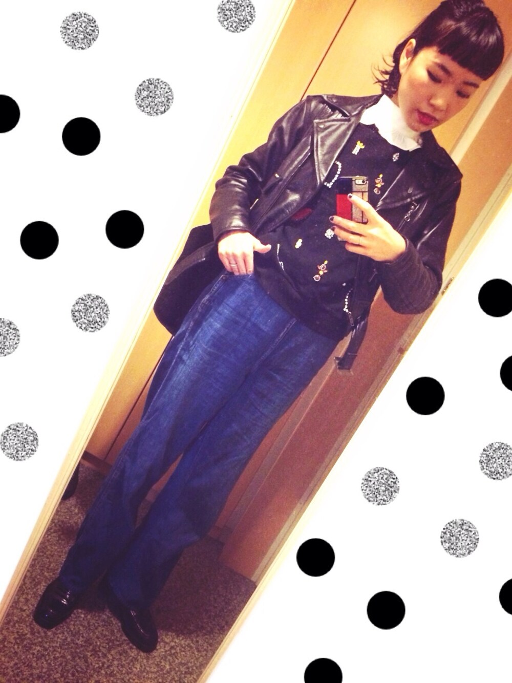 「デニム、black、つけ襟、g.v.g.v.、chanel、ビジュー、クリスマス、vintage、レザージャケット」｜「POLO RALPH LAURENのアイテム（ライダースジャケット、ブラック系）」を使った、MARIETAKEDAさん（レディース・170cm）の冬コーディネートの1枚目の写真