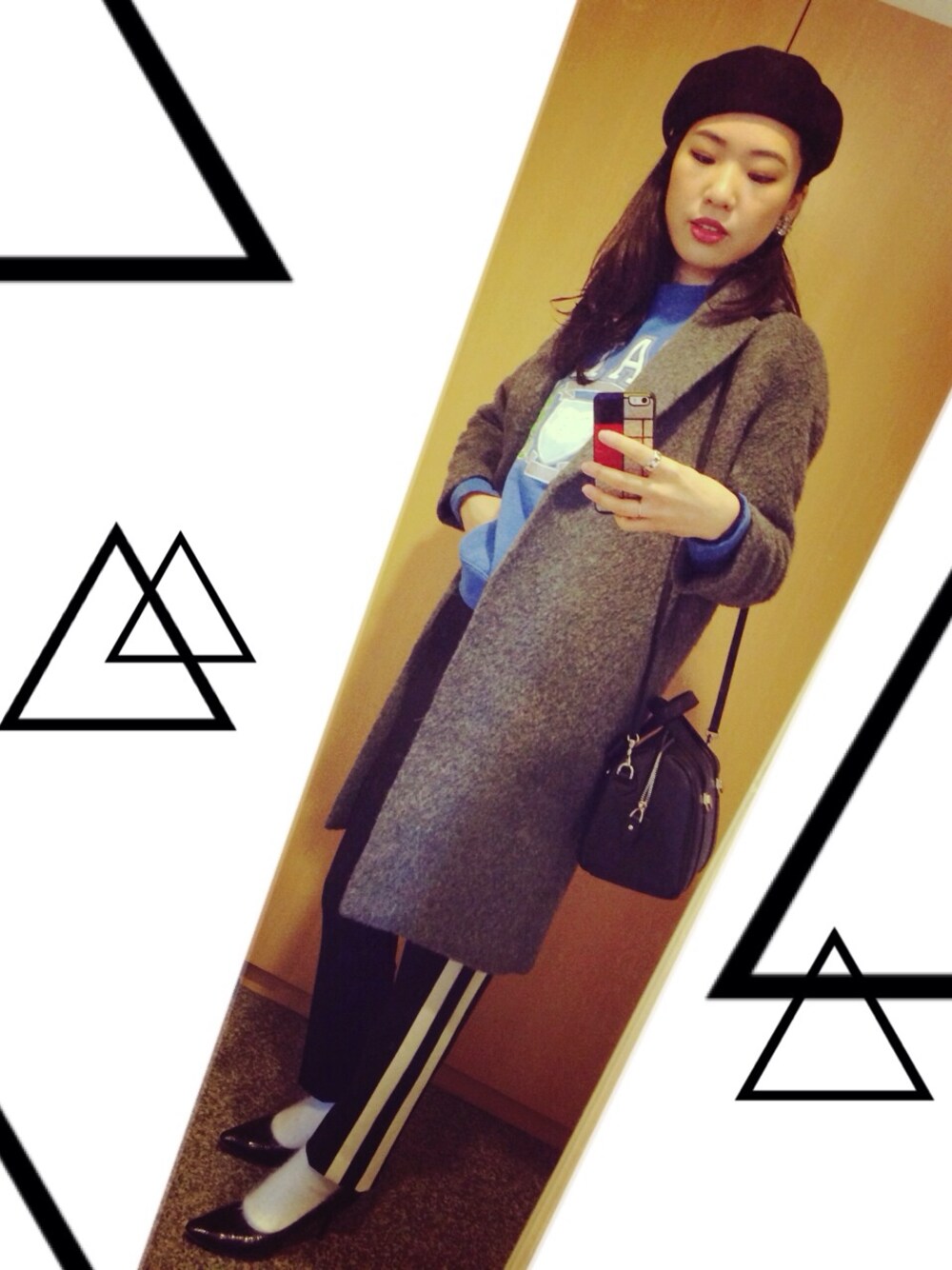 「スウェット、ビジュー、vintage、BEAUTY&YOUTH UNITED ARROWS、edit for lulu、ベレー帽、白ソックス、スポーティ、Adam et Rope'、used」｜「EDIT. FOR LULUのアイテム（チェスターコート、グレー系）」を使った、MARIETAKEDAさん（レディース・170cm）の冬コーディネートの1枚目の写真