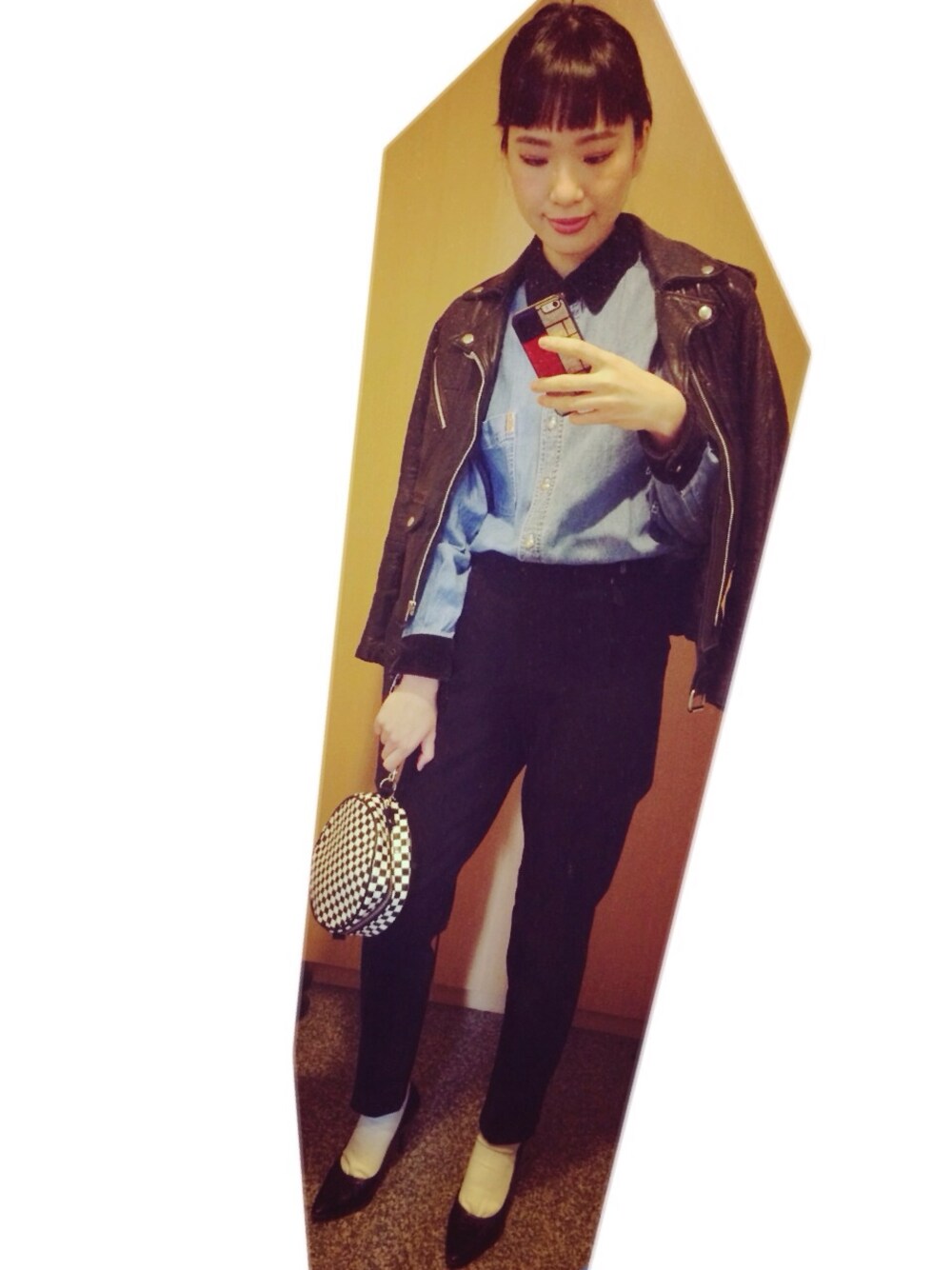 「vintage、デニムシャツ、ライダース、HERMES、g.v.g.v.」｜「VINTAGEのアイテム（シャツ/ブラウス、ブルー系）」を使った、MARIETAKEDAさん（レディース・170cm）の春コーディネートの1枚目の写真
