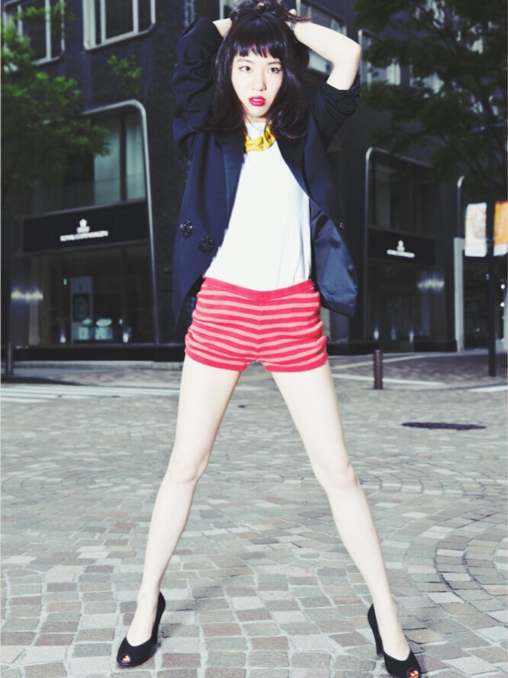 「MARC BY MARC JACOBS、LANVIN、H&M、SHOOTING、DIANA BROUSSARD、jantiques」｜「MARC JACOBSのアイテム（パンツ、レッド系）」を使った、MARIETAKEDAさん（レディース・170cm）の夏コーディネートの1枚目の写真
