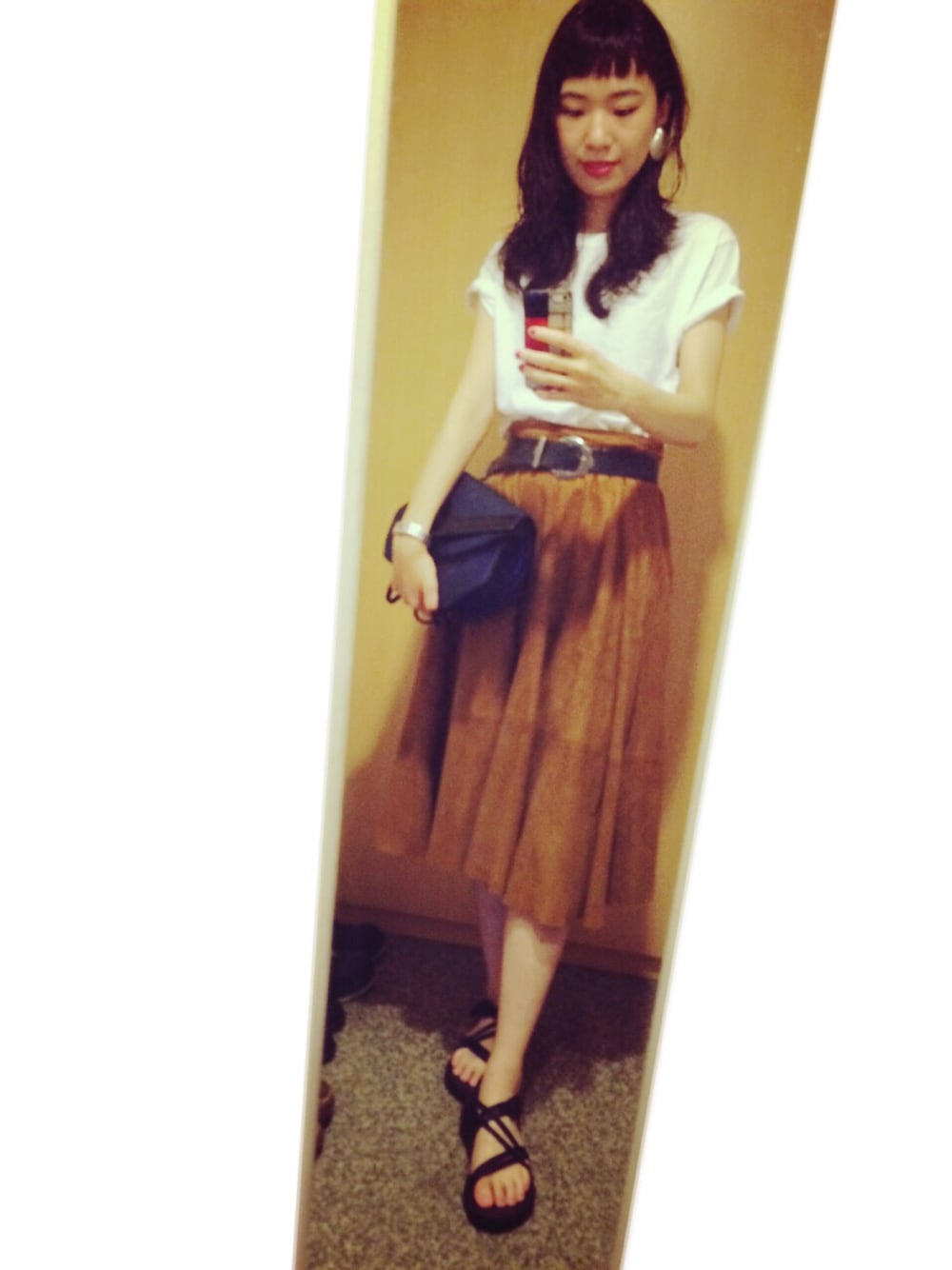 「70s、chaco、シルバーアクセサリー、イヤリング、Hanes、白Tシャツ、JUNKO SHIMADA、used、vintage、YVES SAINT LAURENT」｜「USEDのアイテム（スカート、ブラウン系）」を使った、MARIETAKEDAさん（レディース・170cm）の夏コーディネートの1枚目の写真