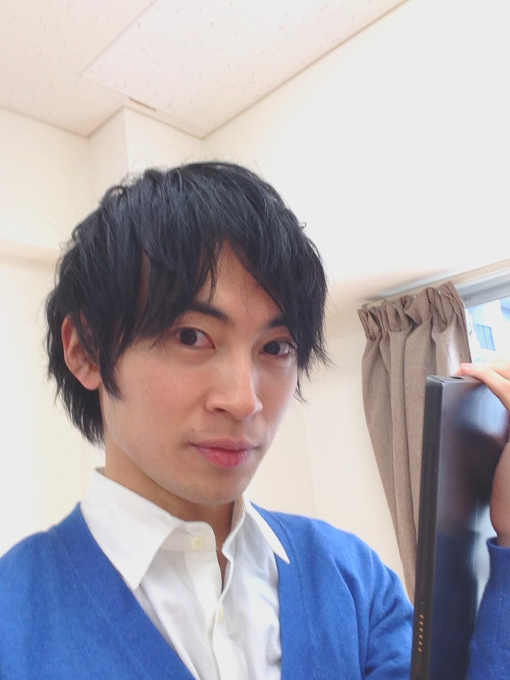 「ひゆき、春物、春コーデ、春、マイスタイルコーディネーター、パーソナルスタイリスト、ファッションコーディネーター、雑談力講座、講師、ユニクロ」｜「UNIQLOのアイテム（カーディガン/ボレロ、ブルー系）」を使った、ひゆきさん（メンズ・168cm）の冬コーディネートの1枚目の写真