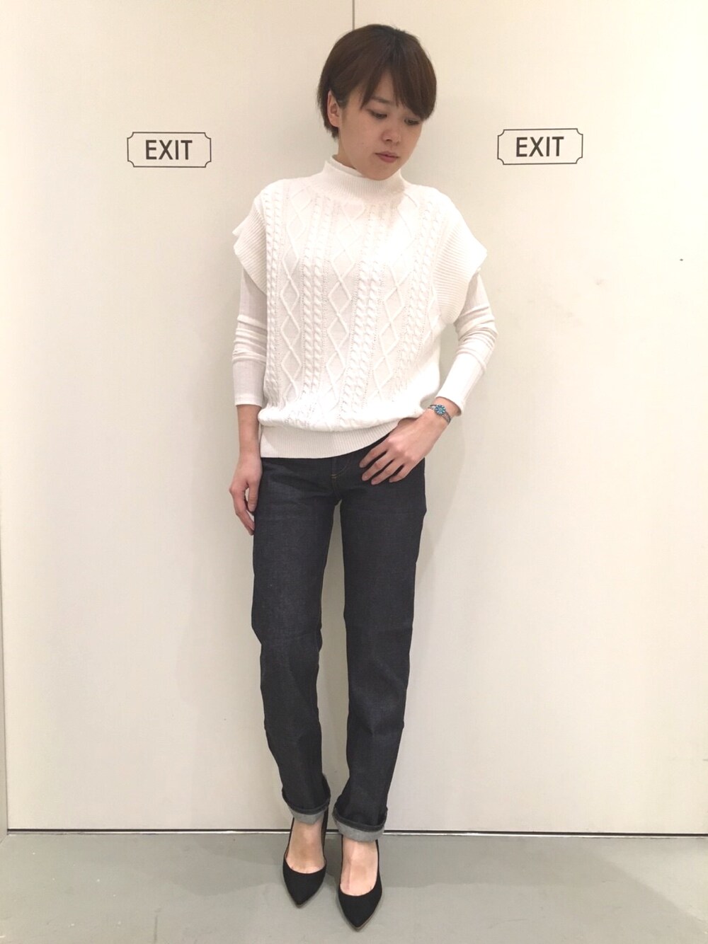 「Shetaのアイテム（ニット/セーター、ホワイト系）」を使った、Sheta staffさん（レディース・162cm）の冬コーディネートの1枚目の写真