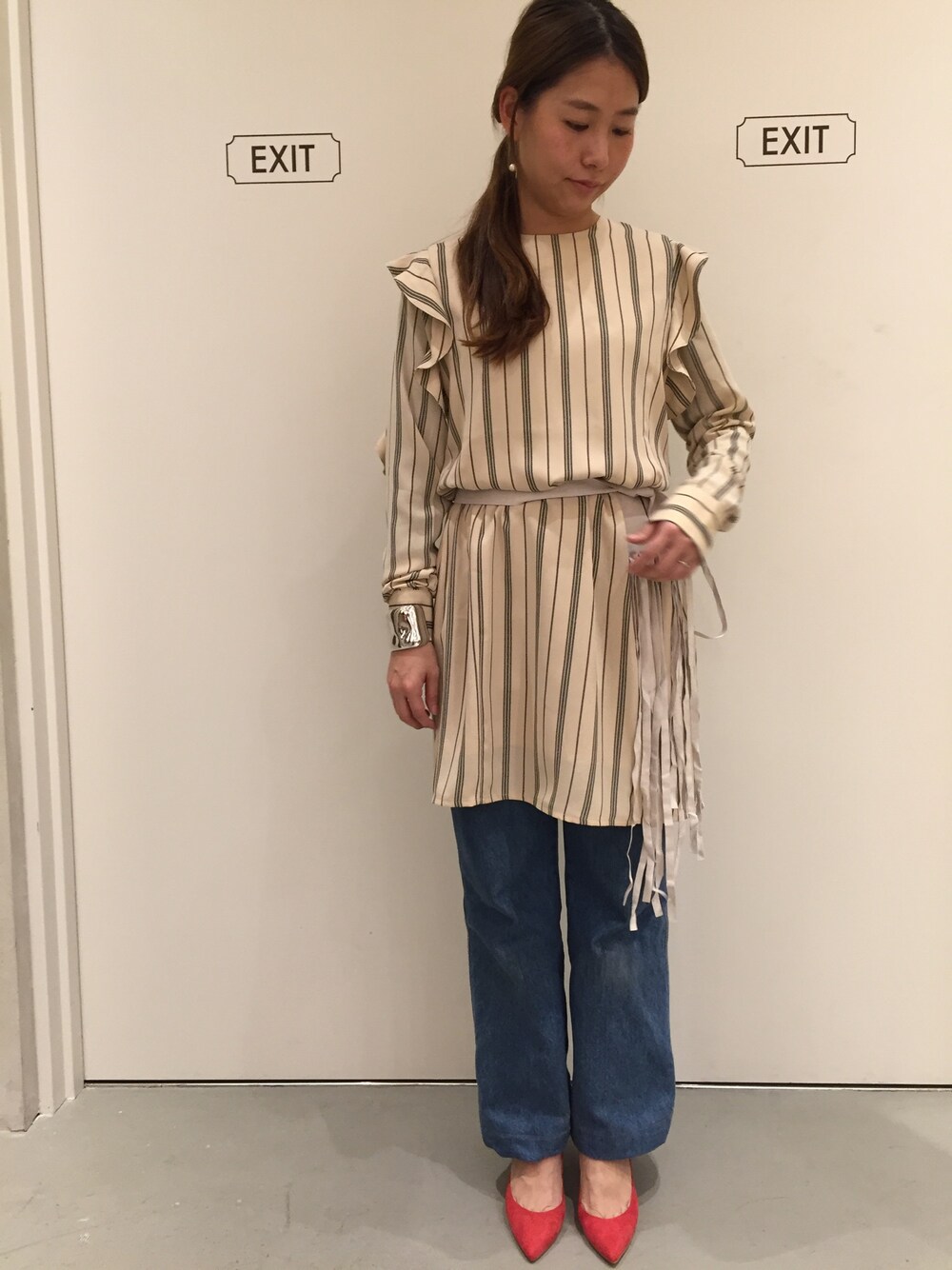 「デニム、sheta、shetastaff、onepiece、ストライプ」｜「Shetaのアイテム（ワンピース、ベージュ系）」を使った、Sheta staffさん（レディース・158cm）の冬コーディネートの1枚目の写真