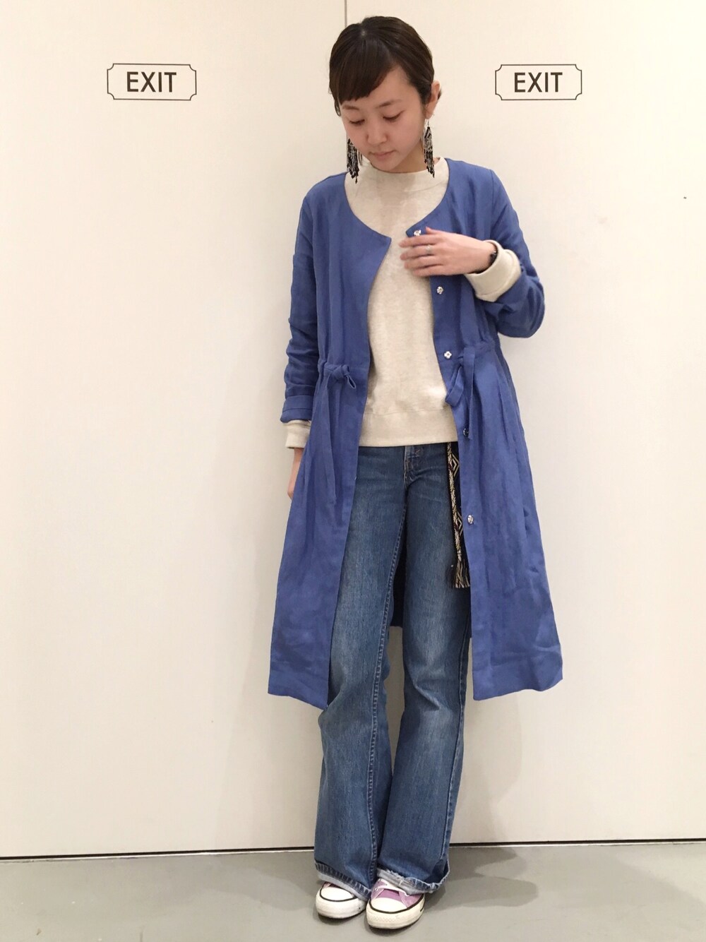 「sheta、linen、spring」｜「Shetaのアイテム（ノーカラージャケット、ブルー系）」を使った、Sheta staffさん（レディース・157cm）の冬コーディネートの1枚目の写真
