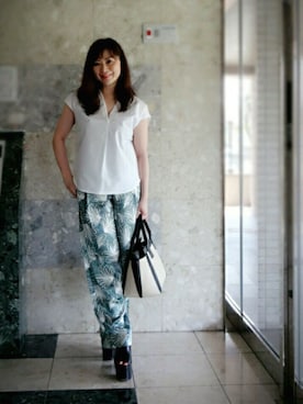 「DRIES VAN NOTEN（ドリスヴァンノッテン）のアイテム（スラックス）」を使った、ヨウコさん（レディース・161cm）の夏コーディネート