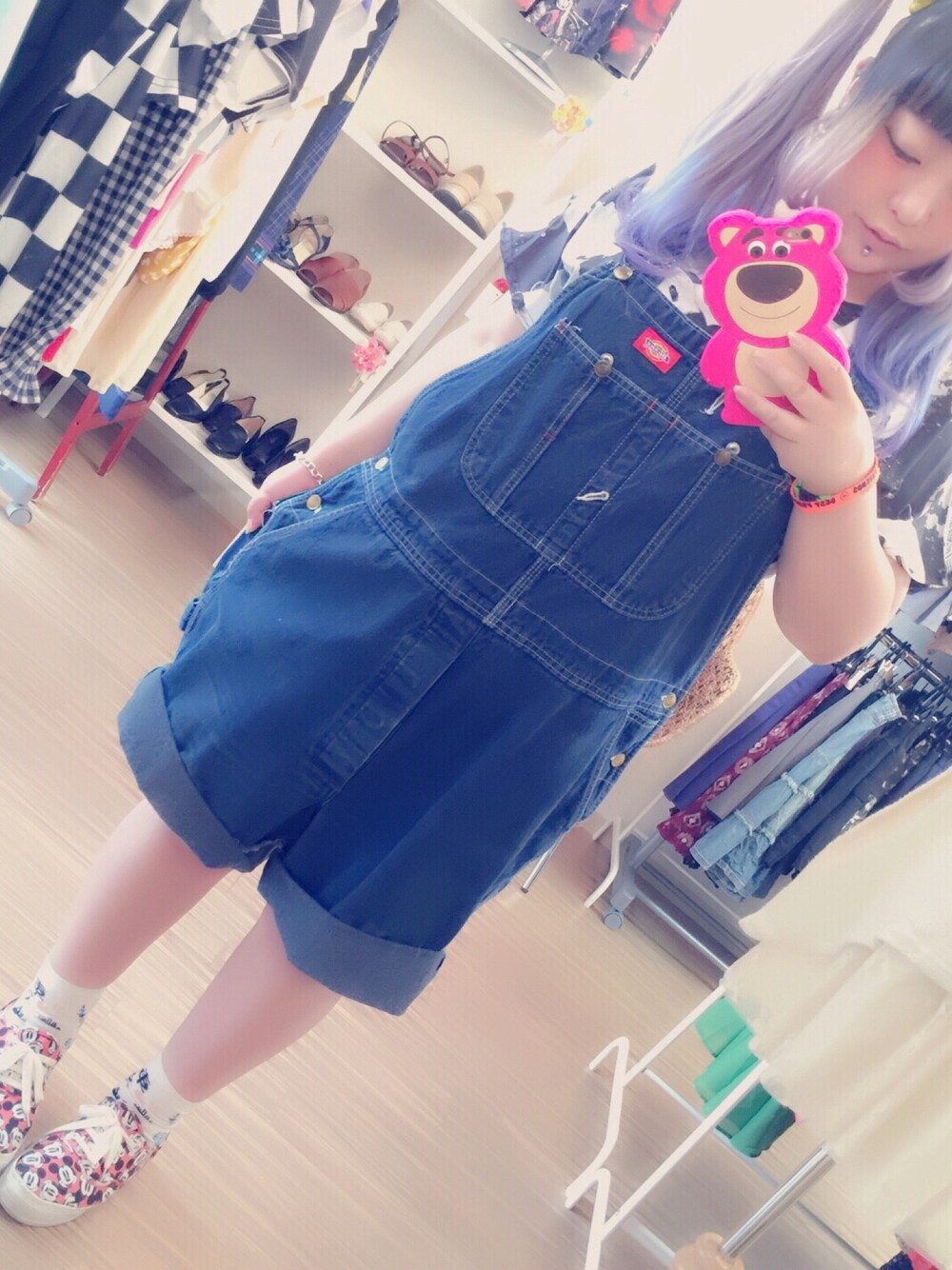 「Dickiesのアイテム（つなぎ/オールインワン、ブルー系）」を使った、粥さん（レディース・150cm）の夏コーディネートの1枚目の写真