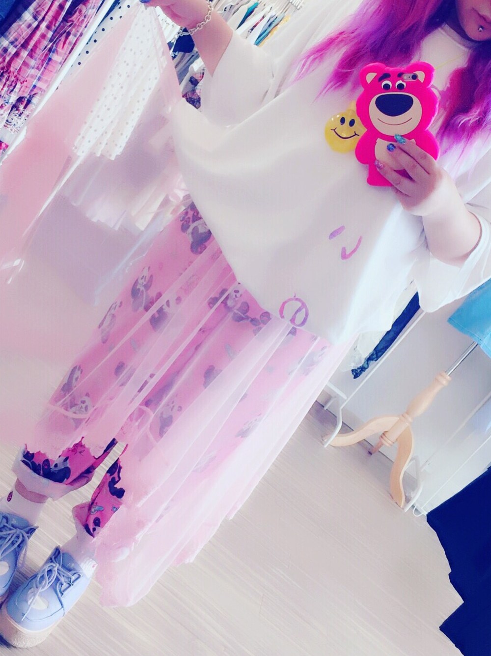 「パンダ」｜「NESINのアイテム（Tシャツ/カットソー、ホワイト系）」を使った、粥さん（レディース・150cm）の夏コーディネートの1枚目の写真