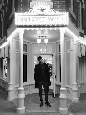 「initial（イニシャル）のアイテム（チノパンツ）」を使った、MarcWongさん（メンズ・188cm）の冬コーディネート