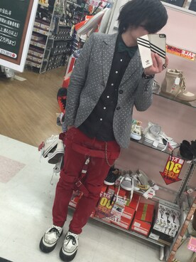 「パンク」｜「アイテム（ナイロンジャケット）」を使った、taka。さん（メンズ・170cm）の春コーディネート