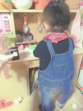 「ヤンチャ」｜「アイテム（オールインワン・サロペット）」を使った、riiiさん（キッズ・90cm）の春コーディネート