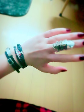 「アイテム（ブレスレット）」を使った、PUPUKAさん（レディース・167cm）の夏コーディネート