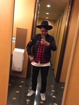 「赤チェック」｜「アイテム（ミリタリージャケット）」を使った、T.TAKAHIROさん（メンズ・173cm）の春コーディネート