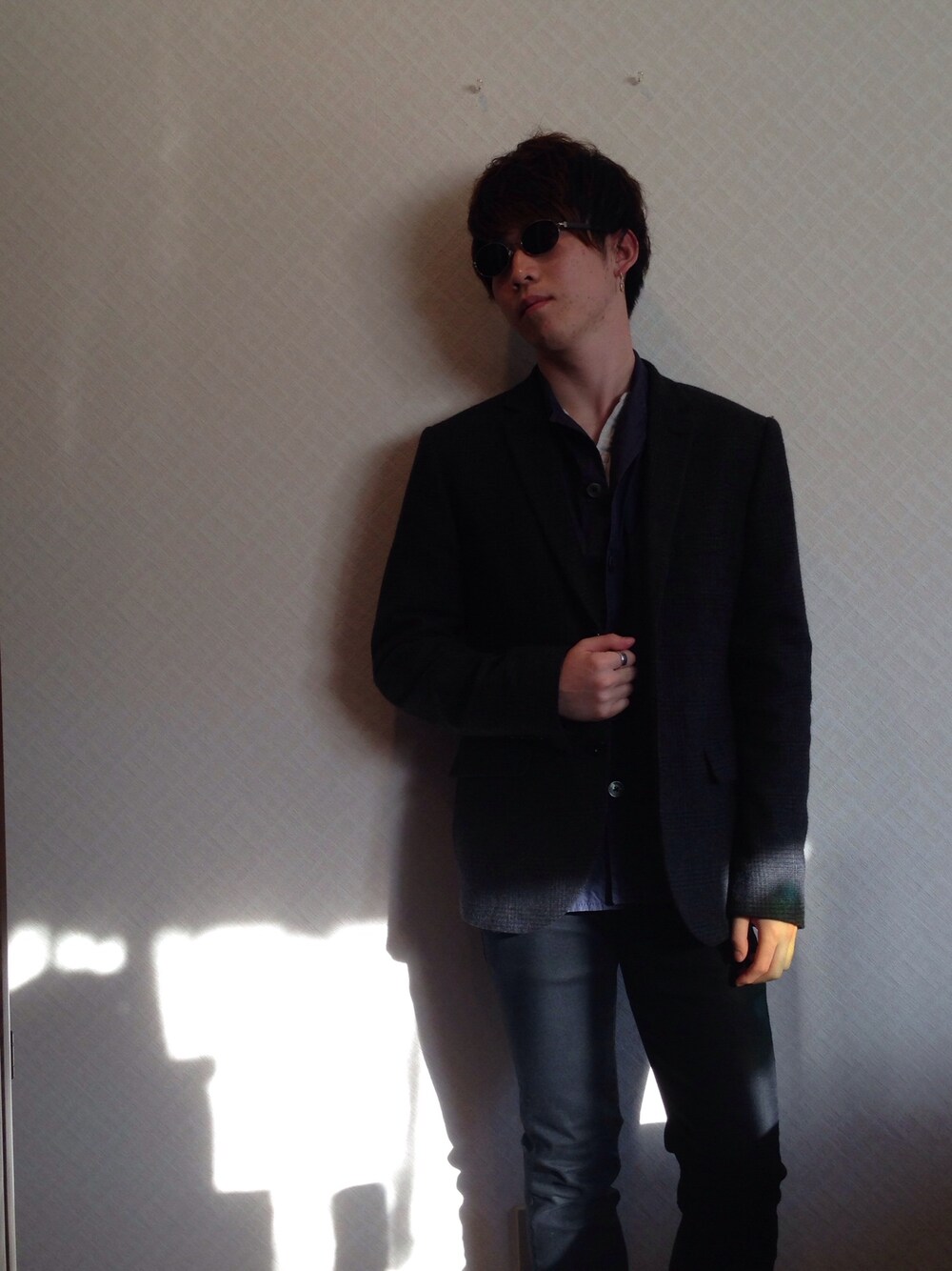 「ブラックコーデ」｜「TOPMANのアイテム（テーラードジャケット、ブラック系）」を使った、パトさん（メンズ・175cm）の冬コーディネートの1枚目の写真