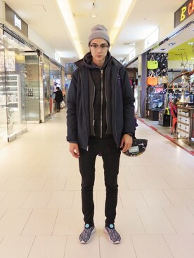「PULL&BEAR（プルアンドベア）のアイテム（パーカー）」を使った、Mitchell Zero さん（メンズ・185cm）の冬コーディネート