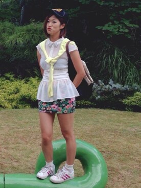 「アイテム（チューブトップ、ブルー系）」を使った、Tashisalizeさん（レディース・162cm）の春コーディネート