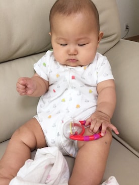 「babyGAP（babyGAP）のアイテム（ロンパース、ホワイト系）」を使った、ARUさん（キッズ・50cm）の夏コーディネート