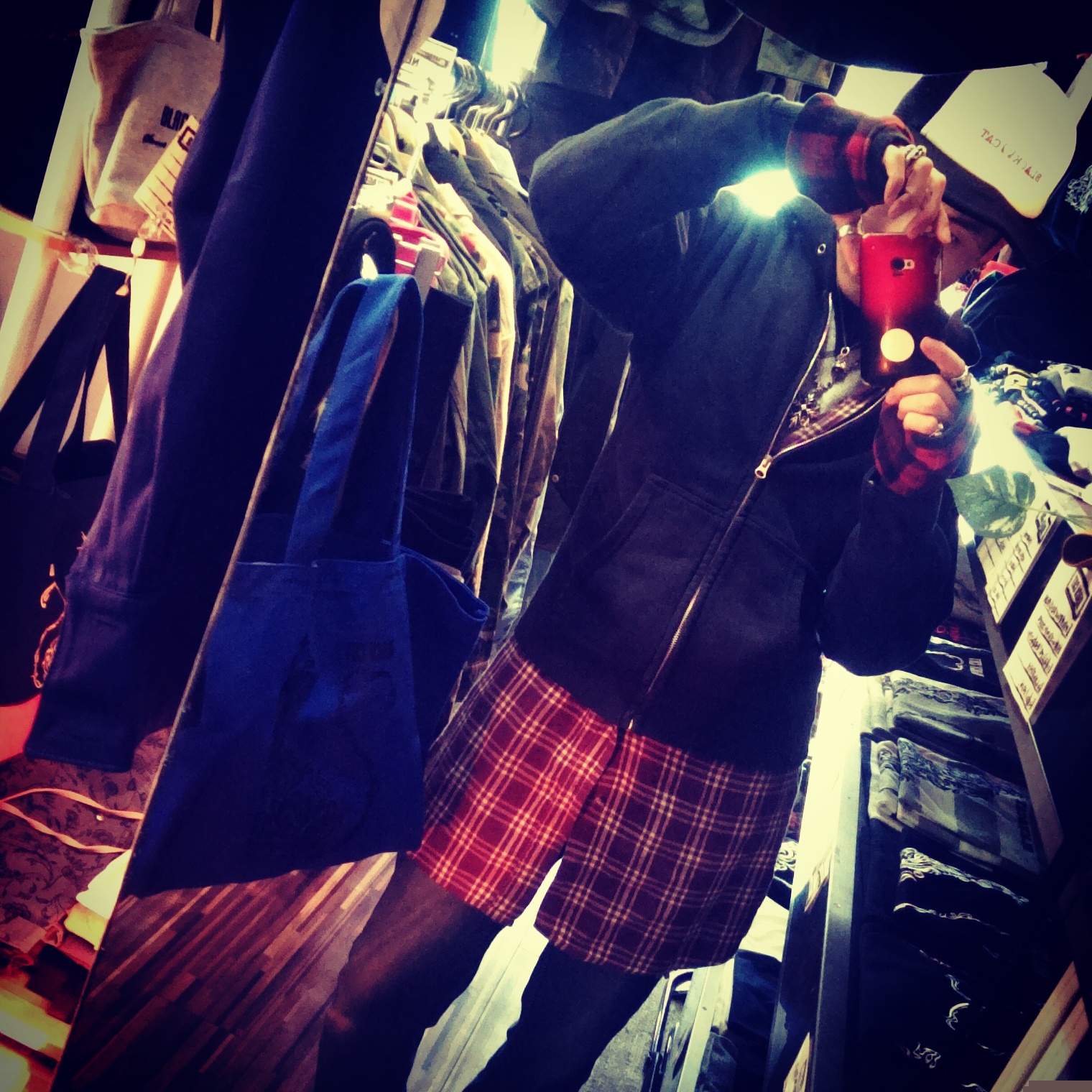 「H&M、HARE、halloween、Heather、hat、Hysteric Glamour、holiday、handmade、Hong Kong、hkgirl」｜「BLACK CAT　Tシャツ（Tシャツ/カットソー、ブラック系）」を使った、愛知　BLACKCATヒロさん（メンズ・168cm）の秋コーディネートの1枚目の写真