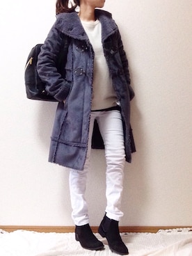 「ホワイトパンツ」｜「アイテム（ムートンコート）」を使った、moyooonnさん（レディース・153cm）の冬コーディネート